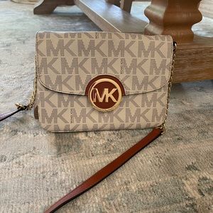 Michael Kors Crossbody Bag